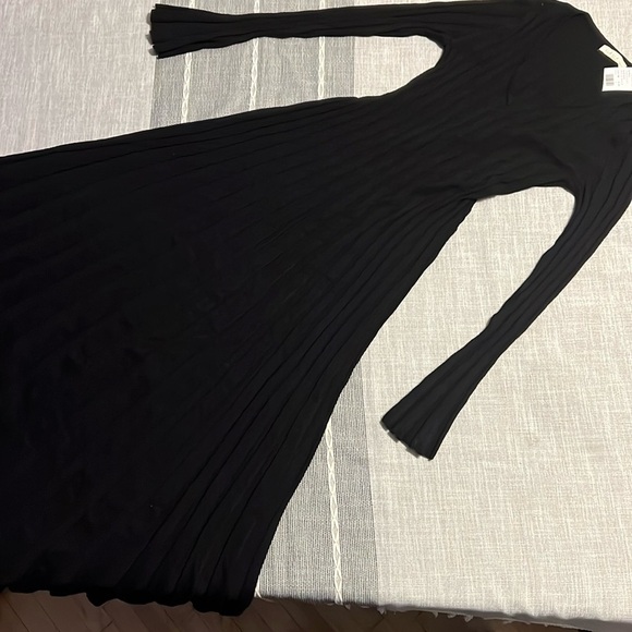 ILLA ILLA Dresses & Skirts - Illa Illa sweater dress size small NWT